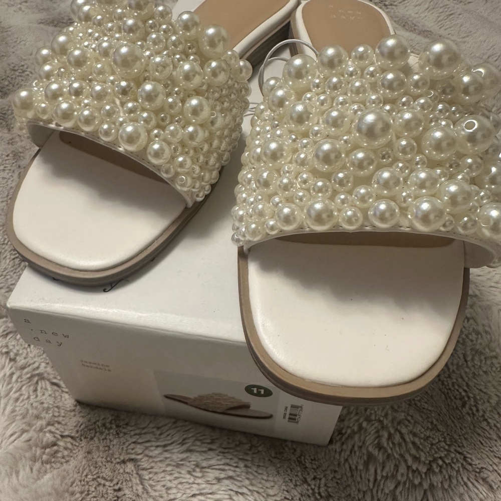 Jasmine Pearl-Studded Cream Sandals